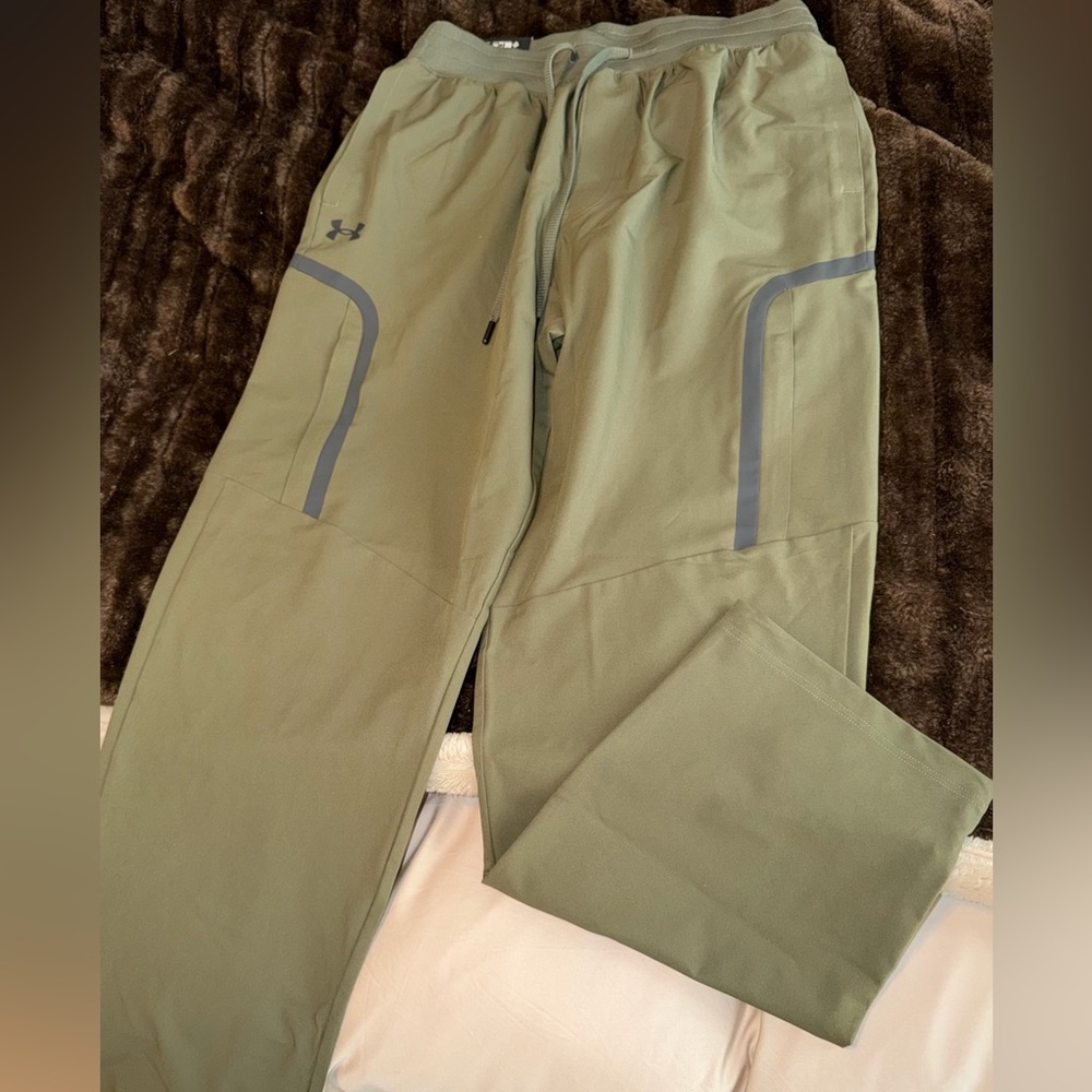 Under Armour Men's Olive Green Pants